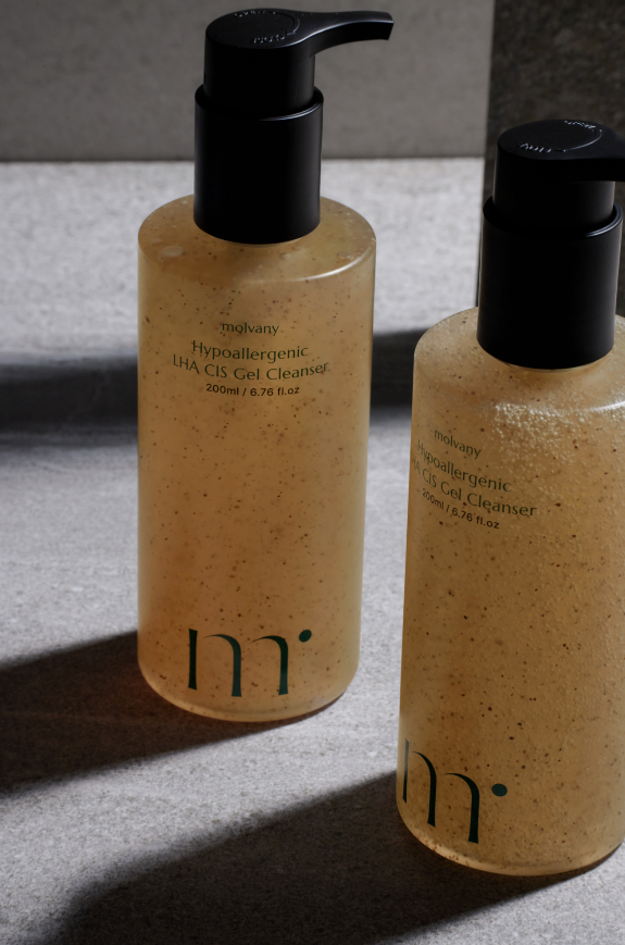 molvany Hypoallergenic LHA CIS Gel Cleanser